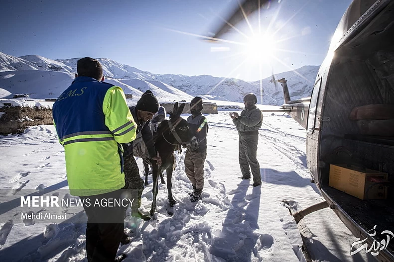 (تصاویر) عملیات نجات چوپانان از دل کوه&zwnj;های برفی زنجان